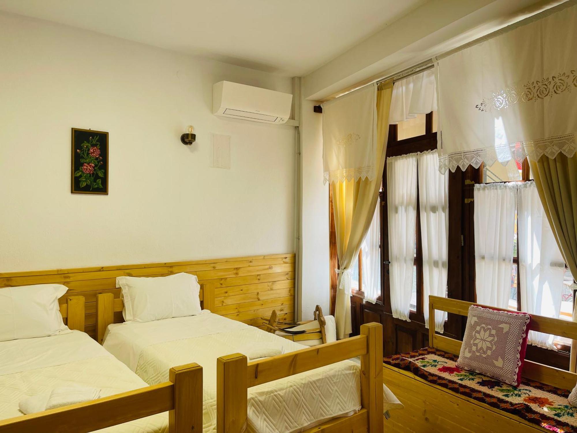 Medieval Rooms Gjirokastër المظهر الخارجي الصورة